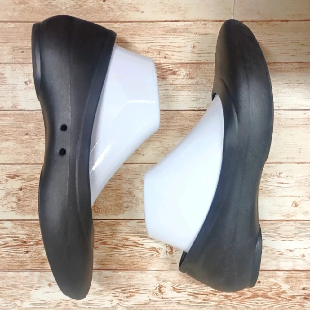 CROCS Solid Black Flat Ballet Loafer Slipper Dress Shoes Iconic Comfort Size 9
